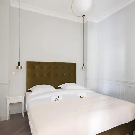 Stylish 2bd House In Central By Guestready Parigi